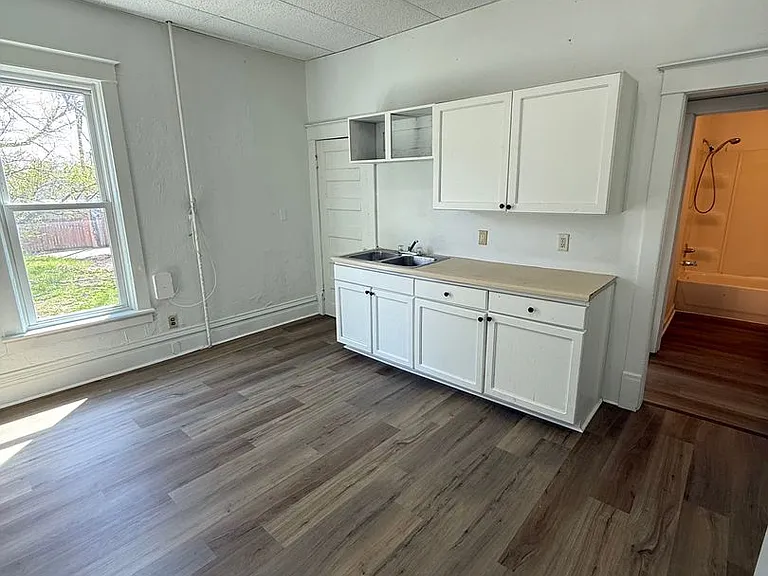 1620 Rebecca St — Photo 13