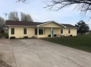 101 Sunset Strip Rd, Parsons, KS 67357
