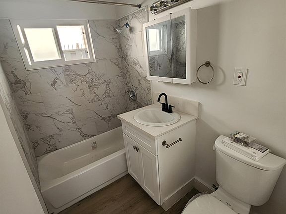 4th image of 10341 Zelzah Ave #2