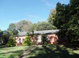 11 Mayflower Ln, Lexington, NC 27295