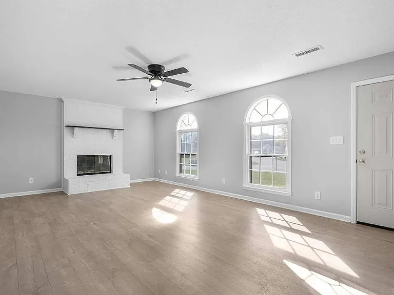 1200 Dandelion Ct — Photo 4