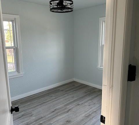 3rd image of 2125 NE 18th St