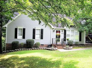 9061 Jefferson Woods Dr, Rural Hall, NC 27045