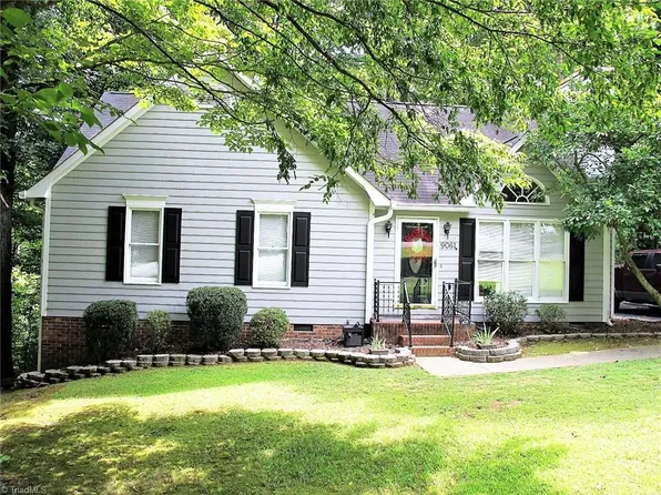 9061 Jefferson Woods Dr, Rural Hall, NC 27045