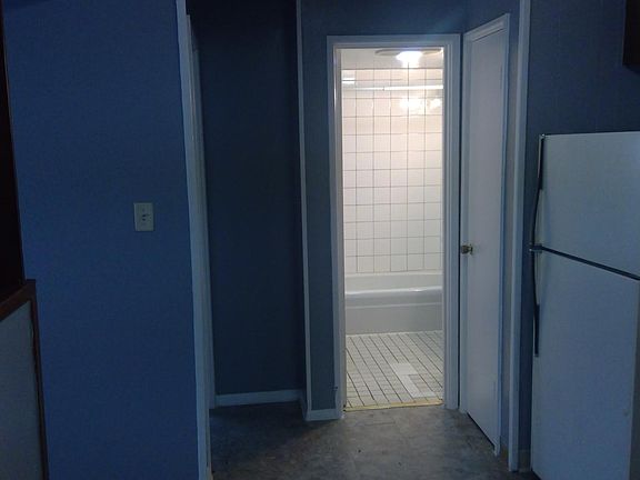 2nd image of 450 Sibley Blvd APT 16