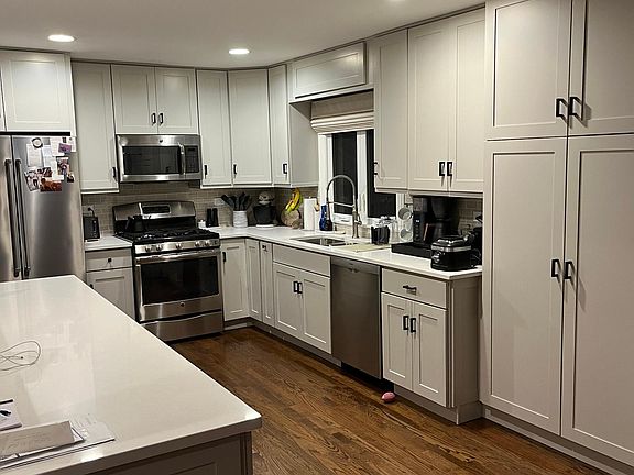 2nd image of 874 S Prospect Ave