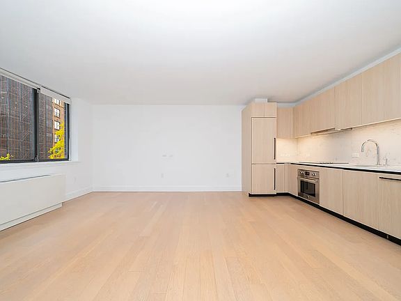 5th image of 250 W 19th St APT 15M