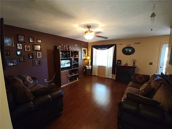 3rd image of 521 El Dorado Way