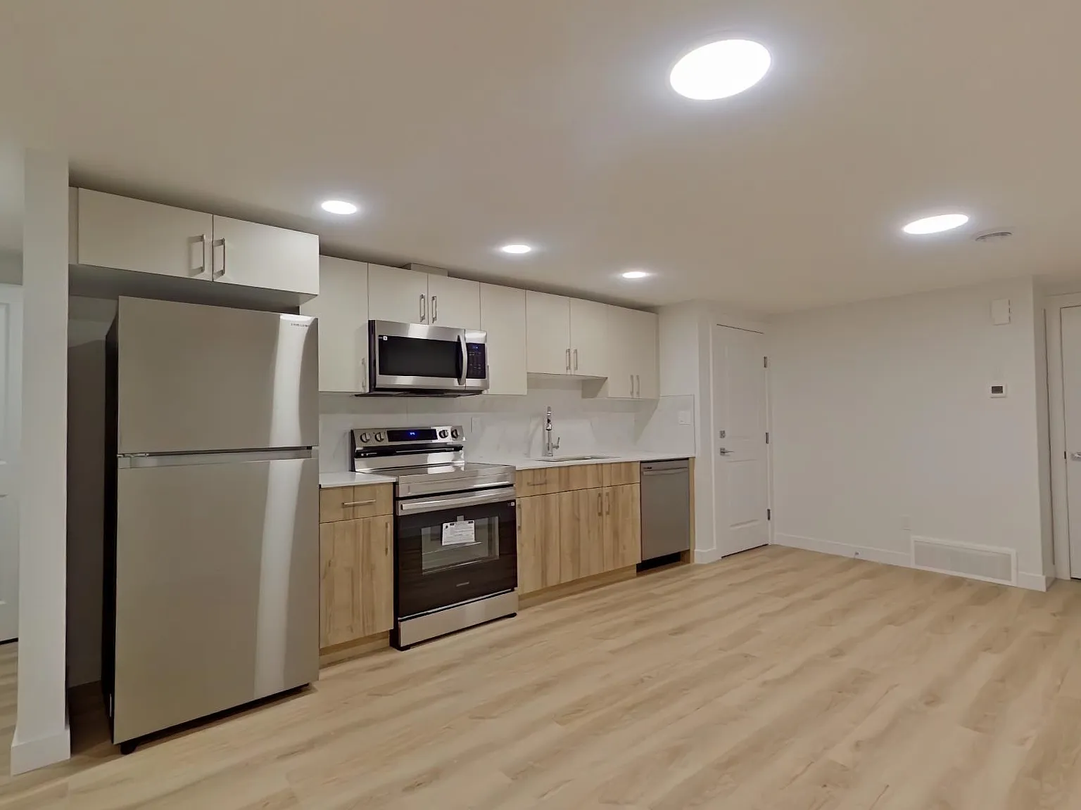 1 bed, 1.0 bath, 419 sqft, $1,075 — Photo 1