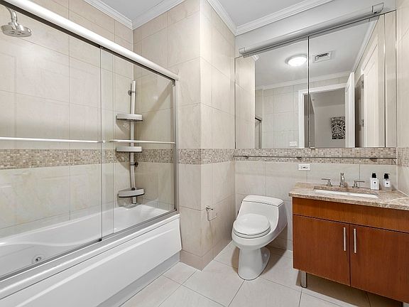 5th image of 117 E 29th St APT 5C
