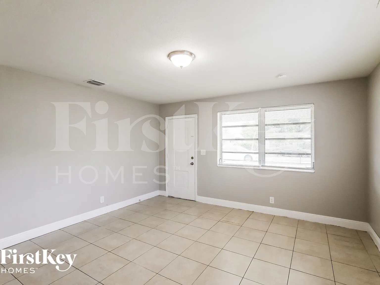 3 bed, 2.0 bath, 1103 sqft, $2,605 — Photo 3