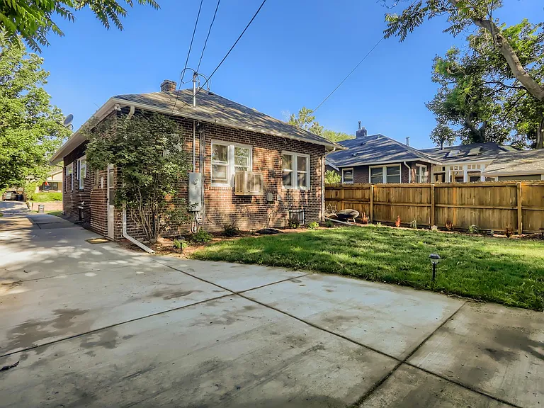 1044 Garfield St — Photo 20