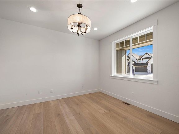 3rd image of 662 Cortona Way