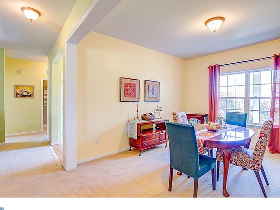 3rd image of 104 Peachtree Ln