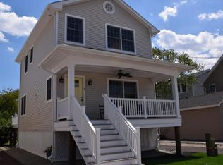 8 Lockwood Ave, Manasquan, NJ 08736