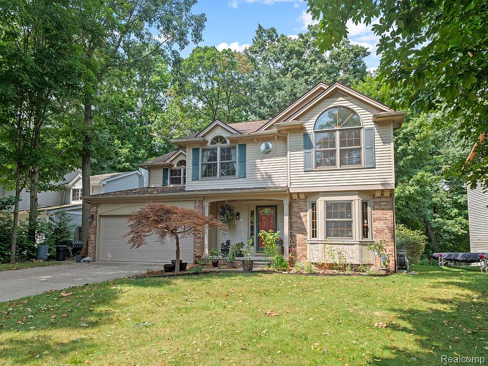 1st image of 7861 Lake Crest Dr