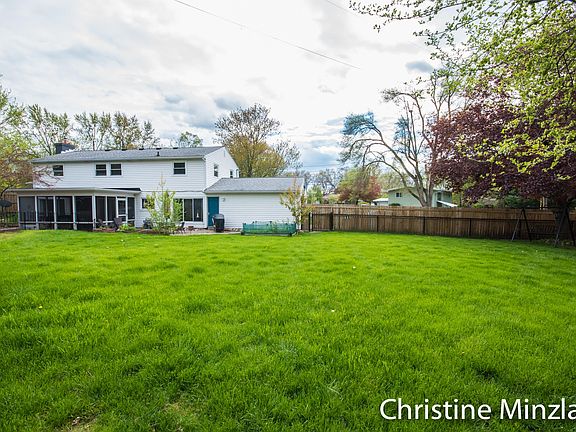 5th image of 8374 Atlanta Dr NE