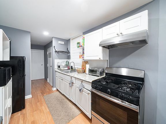 4th image of 206 Monticello Ave APT 2L