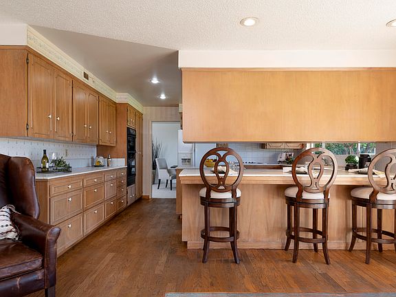 5th image of 4171 Mariposa Dr