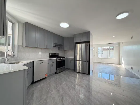 73 Seguine Loop #2, Staten Island, NY 10309