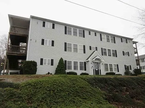 2 Warsaw Ave #1R — Photo 8