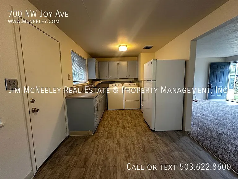 700 NW Joy Ave — Photo 10
