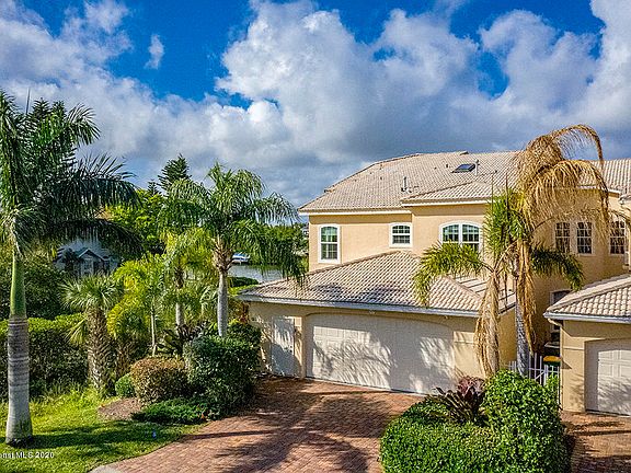 3rd image of 529 Island Ct