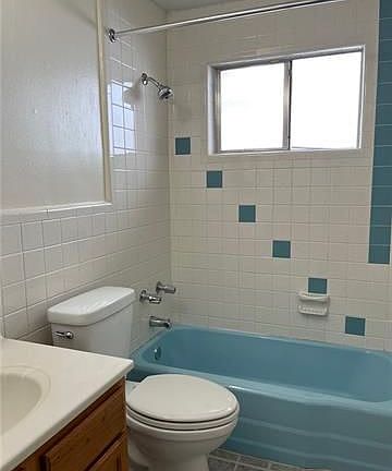 4th image of 4221 Palmyra St