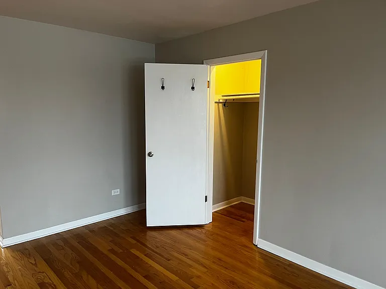 421 Burlington Ave #2 — Photo 15