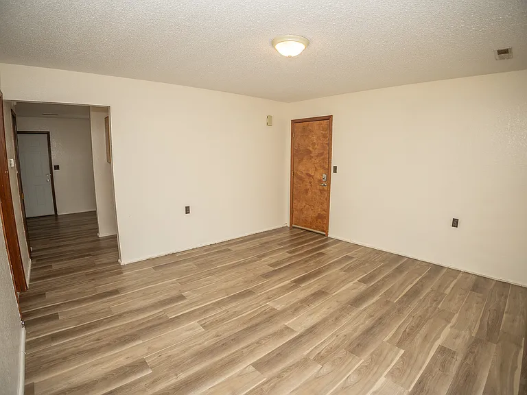 115 Traci Dr #11 — Photo 3