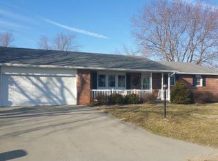 9964 E Bloomfield Hills Dr, Effingham, IL 62401