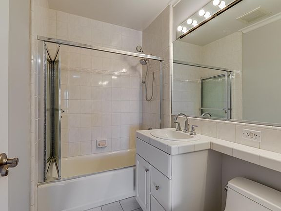 5th image of 28 Marinero Cir APT 1