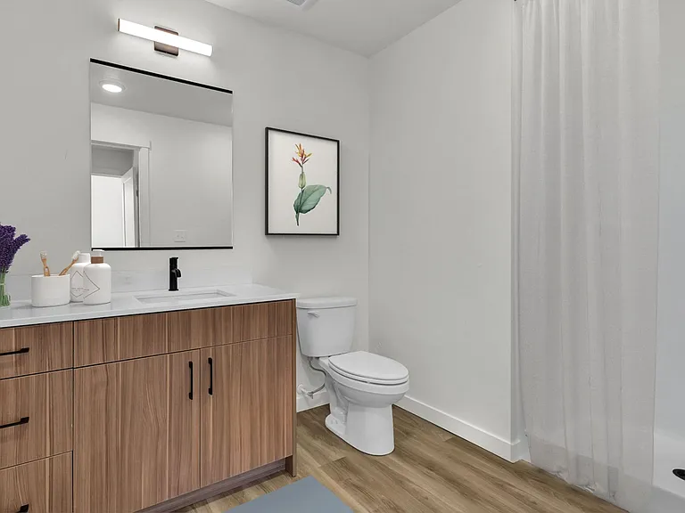 Veazey Park Apartments — Photo 19