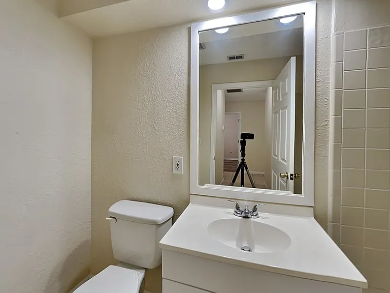 155 Plain View Dr #B — Photo 12
