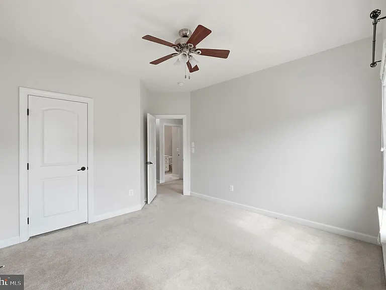 21253 Park Grove Ter — Photo 24
