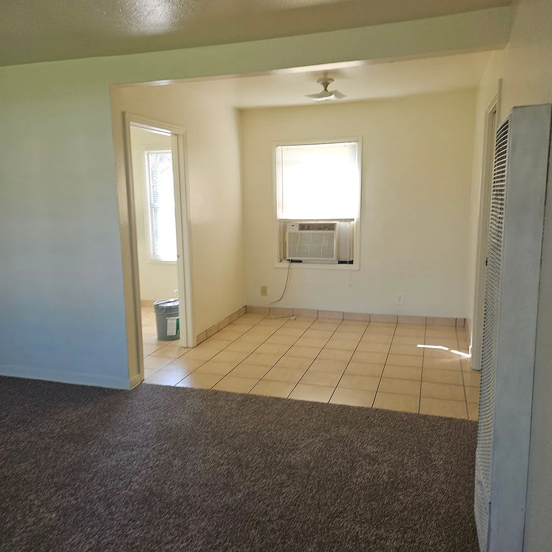 Charming 2 Bedroom Home with Large Backyard — Photo 3