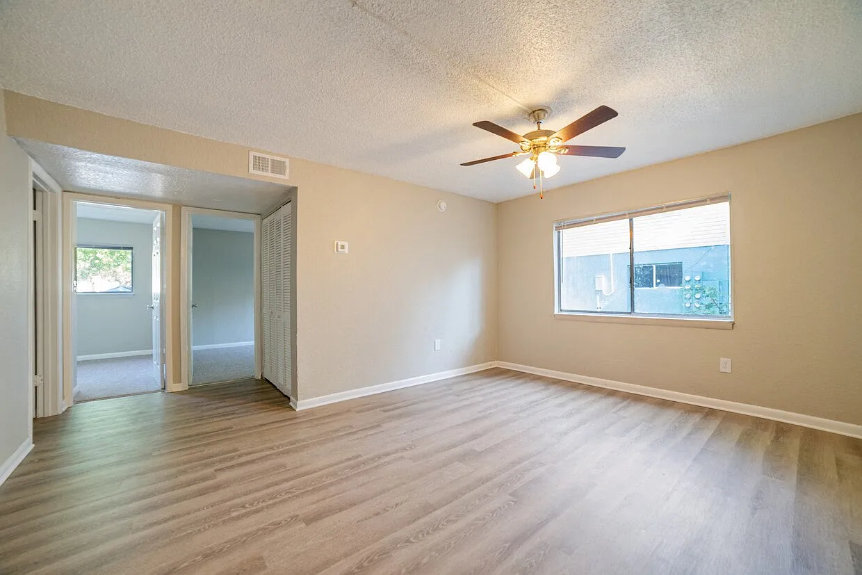 Lago Bello Apartment Homes — Photo 2