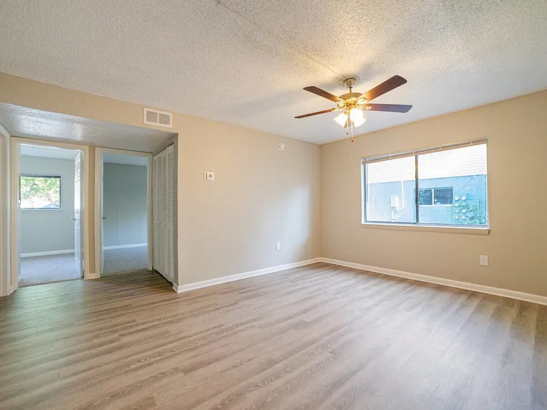 Lago Bello Apartment Homes — Photo 2