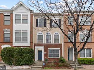 25023 Riding Center Dr, Chantilly, VA 20152