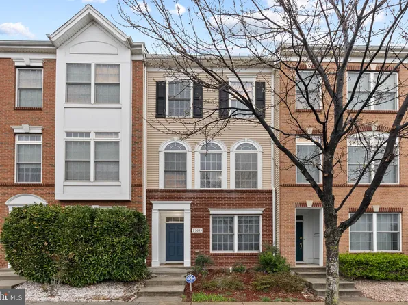 25023 Riding Center Dr, Chantilly, VA 20152