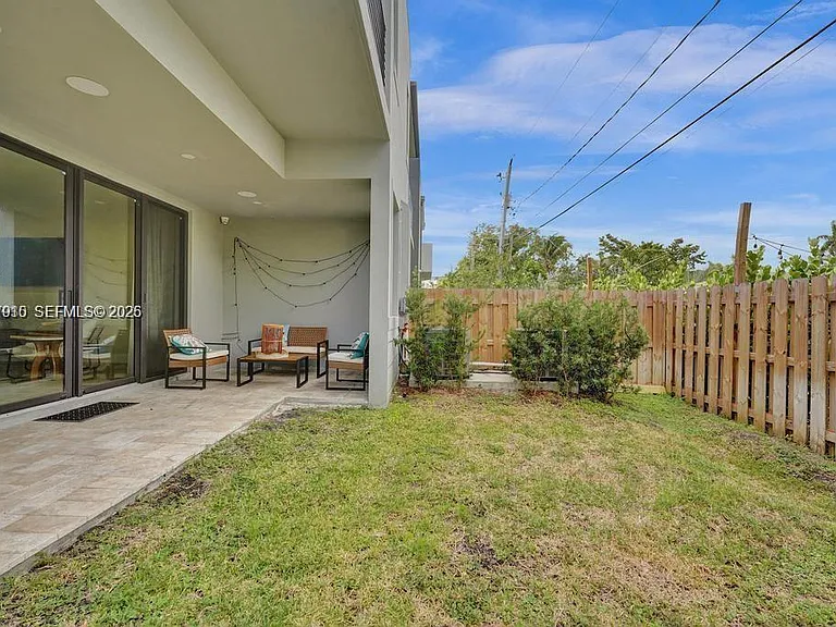 1101 NE 16th Ter #Townhouse 1 — Photo 15
