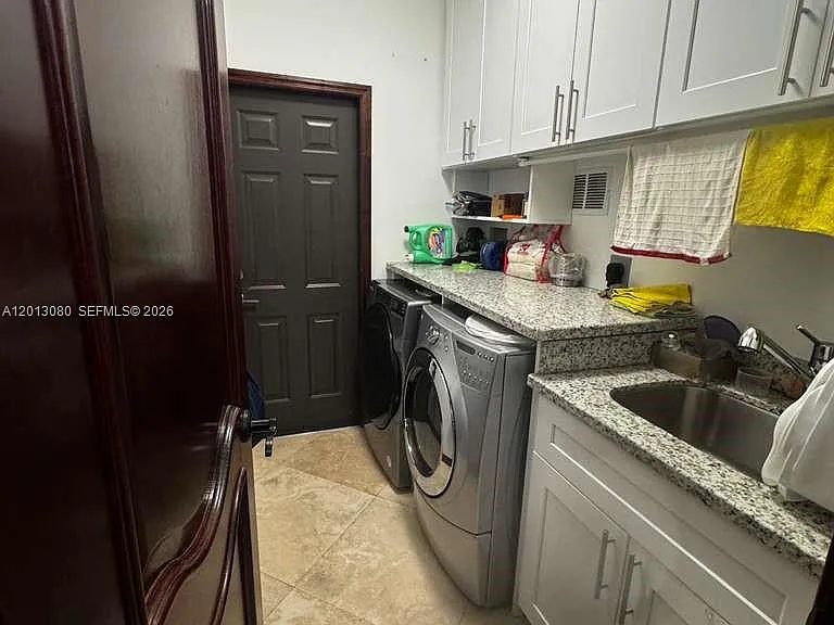 11530 NW 82nd Ter — Photo 31