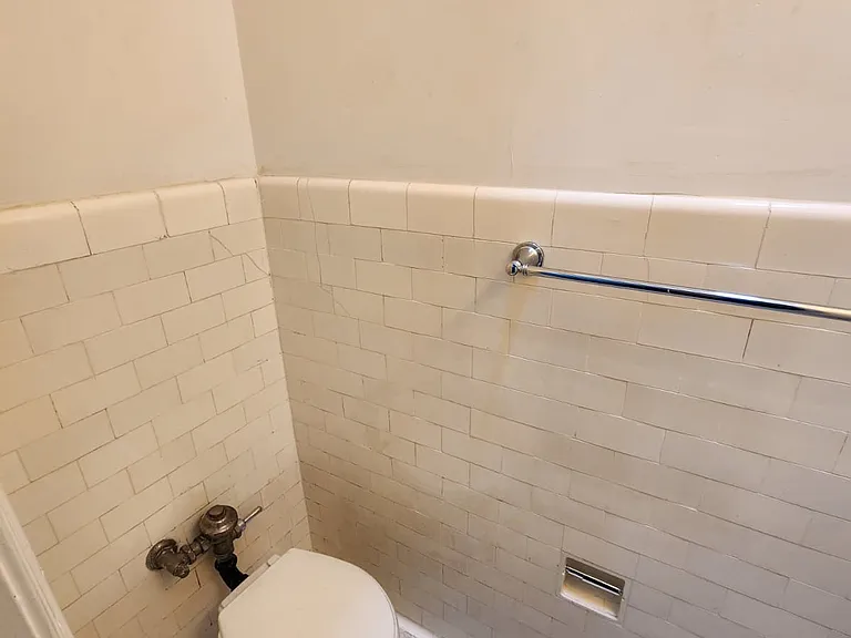 1175 Chapel St #A100 — Photo 11