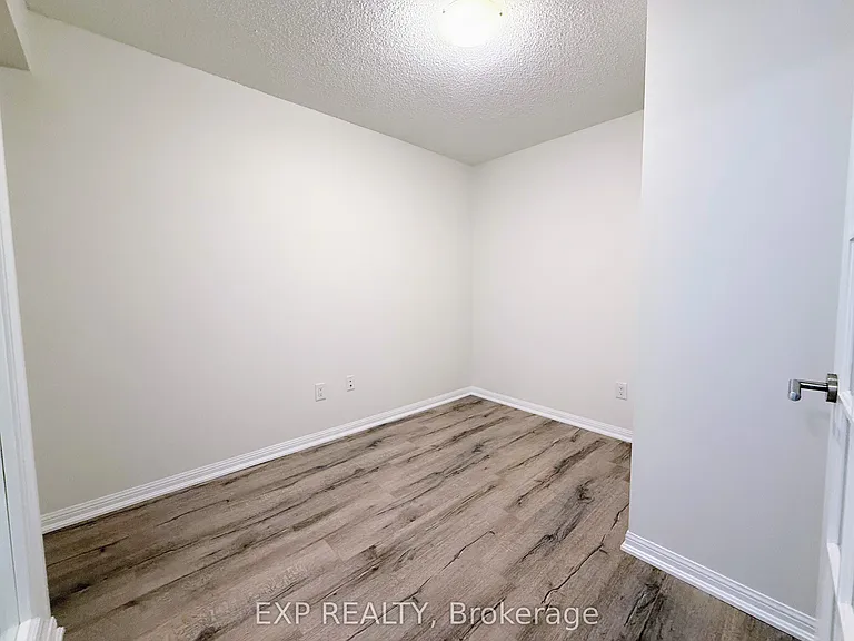 400 Adelaide St E #702 — Photo 11