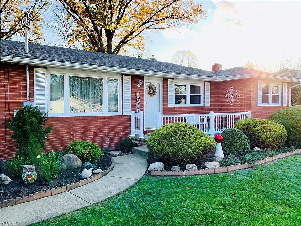 2nd image of 1832 Lynn Dr