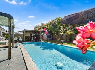 8610 NW 46th St, Lauderhill, FL 33351