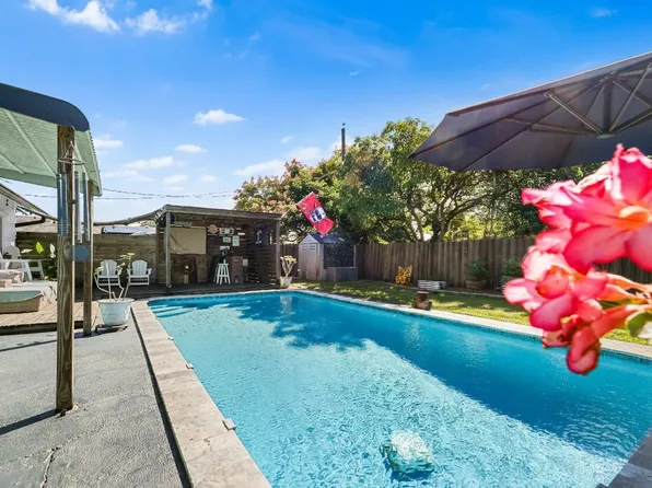 8610 NW 46th Street, Lauderhill, FL 33351