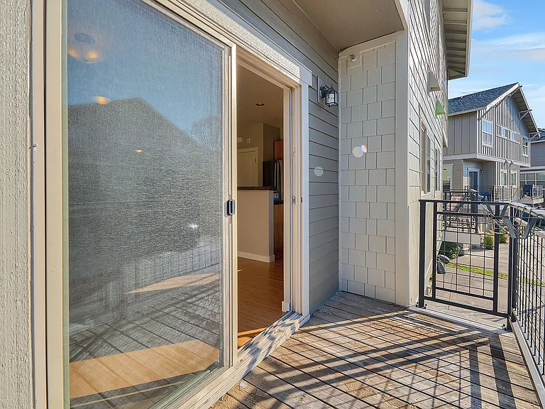 780 NE Adwick Dr — Photo 12