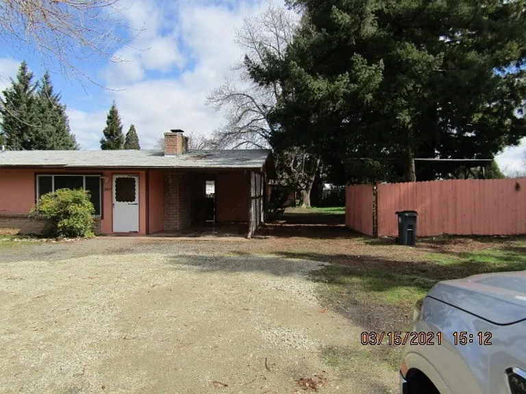 2417 & 2419 Happy Valley Dr — Photo 2