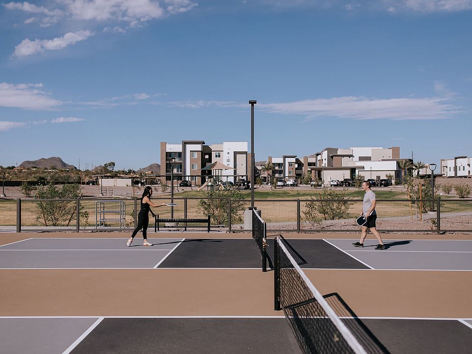 Convenient on-site Pickleball Courts at The Park